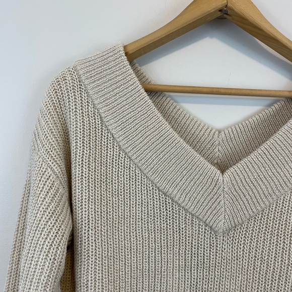 ONLY BNWT beige V neck sweater made with recycled polyester. - Picture 2 of 2